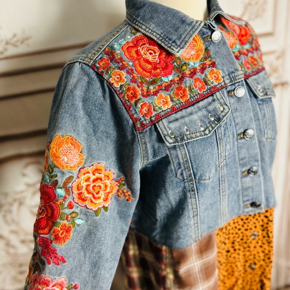 Floral Embroidered Denim Dress - Picture 6 of 10